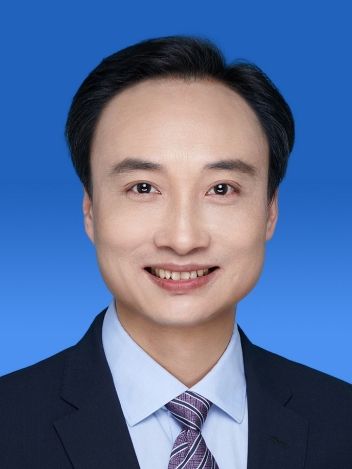 邱斌(中國醫學科學院腫瘤醫院胸外科副主任醫師) 邱斌(中國醫學科學院腫瘤醫院胸外科副主任醫師)
