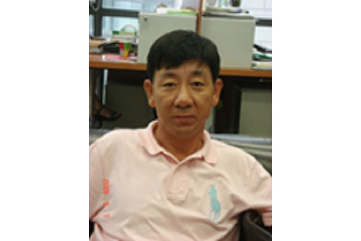周華南(清華大學美術學院裝潢系副教授) 周華南(清華大學美術學院裝潢系副教授)