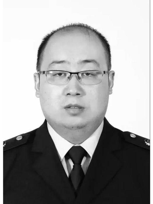 王朋(安徽省太湖縣市場監管局牛鎮市場監管所原所長) 王朋(安徽省太湖縣市場監管局牛鎮市場監管所原所長)