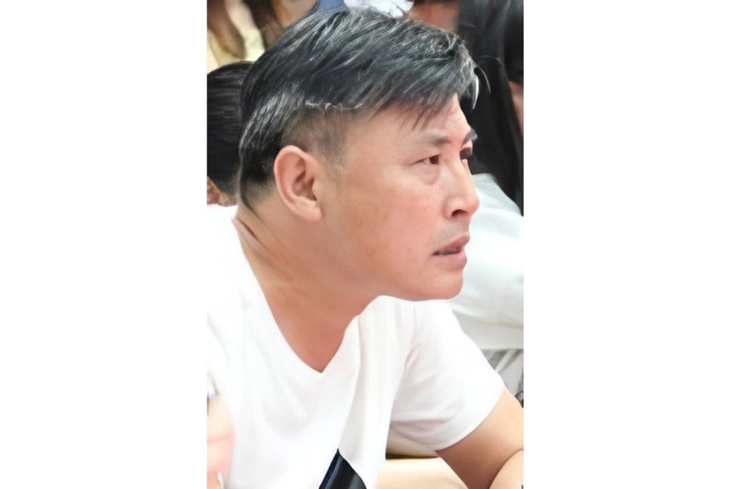 張成武(中國內地男演員、導演) 張成武(中國內地男演員、導演)