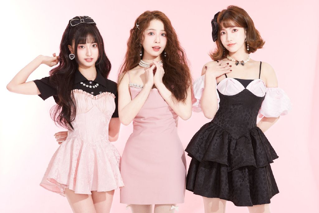 HOLIDAY GIRLS(中國女生演唱組合隊) HOLIDAY GIRLS(中國女生演唱組合隊)