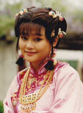 何靜(中國內地女歌手) 何靜(中國內地女歌手)