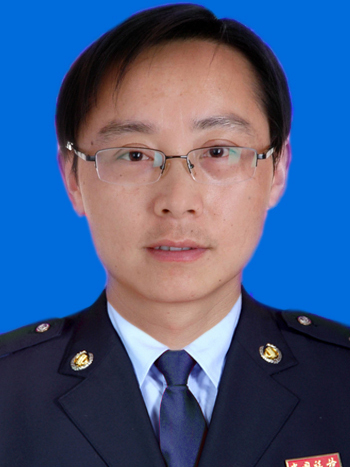 楊銳(五峰土家族自治縣稅務局紀檢組長) 楊銳(五峰土家族自治縣稅務局紀檢組長)