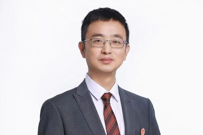 梁平(湖南師大附中星城實驗谷山中學黨支部書記、校長) 梁平(湖南師大附中星城實驗谷山中學黨支部書記、校長)