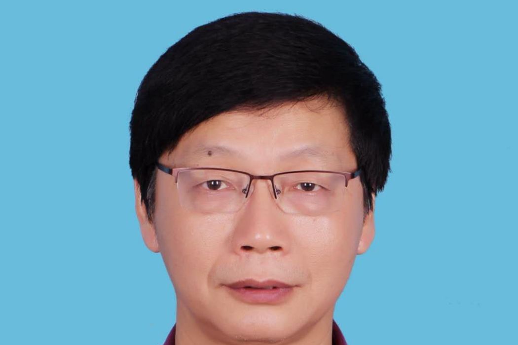 余華明(安慶市扶貧開發工作辦公室二級調研員) 余華明(安慶市扶貧開發工作辦公室二級調研員)