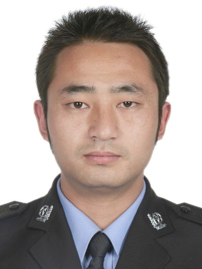 扎西澤仁(四川省三台縣公安局新生派出所原副所長、二級警長) 扎西澤仁(四川省三台縣公安局新生派出所原副所長、二級警長)