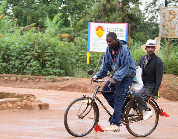 兩個輪子上的希望：“盧安達計畫”