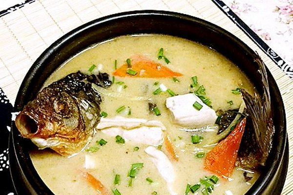 鯽魚砂鍋 鯽魚砂鍋