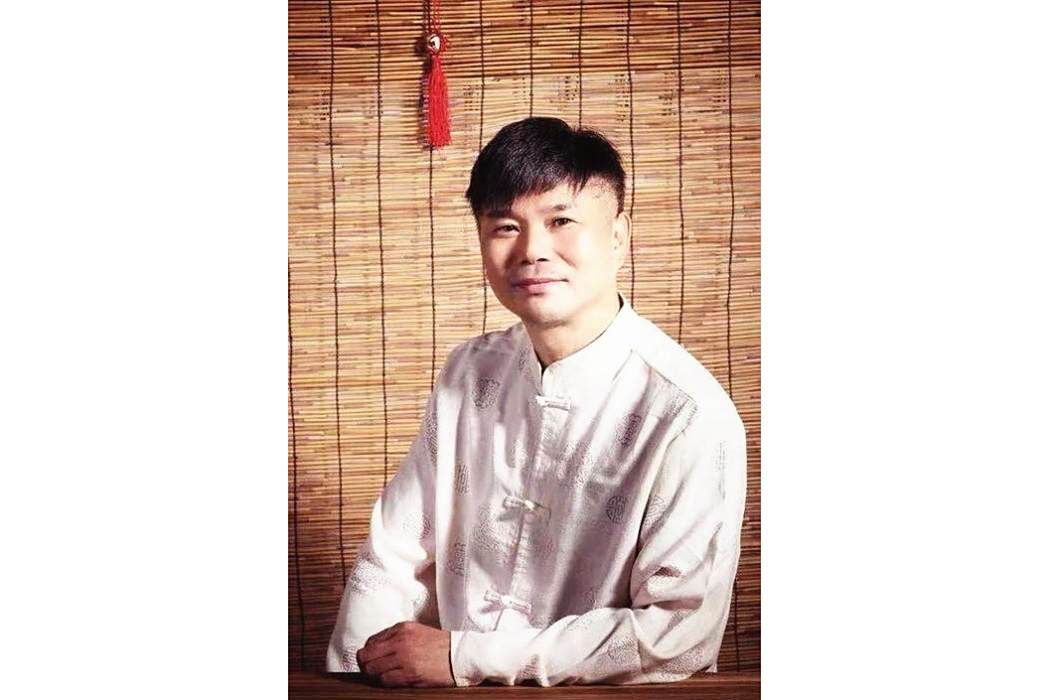 張新平(中國作家聯合出版社簽約作家,散文詩作家) 張新平(中國作家聯合出版社簽約作家,散文詩作家)