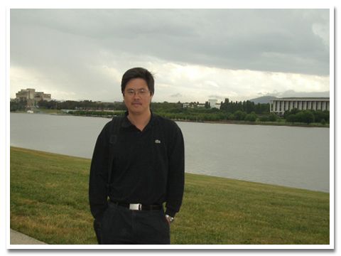 何顯明 何顯明