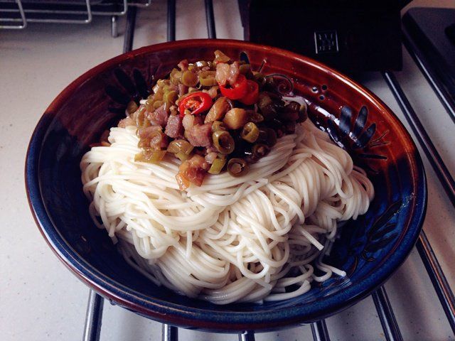 酸豆角肉丁面 酸豆角肉丁面