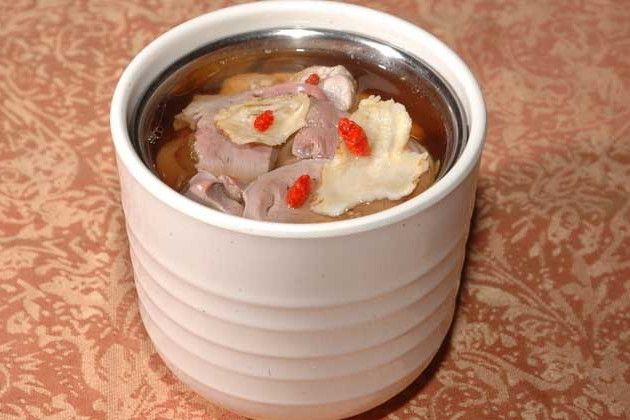 參歸豬心煲 參歸豬心煲
