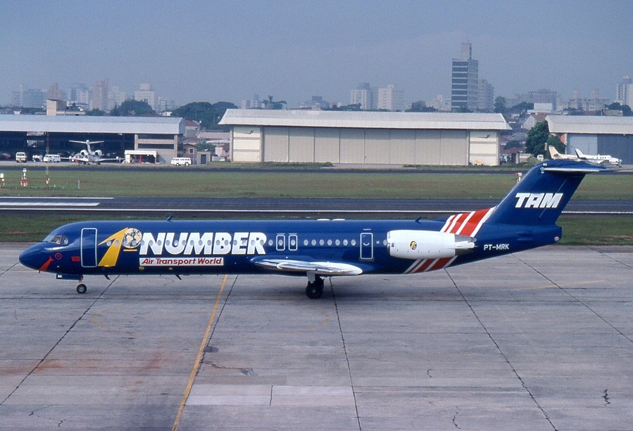 巴西天馬航空402號航班