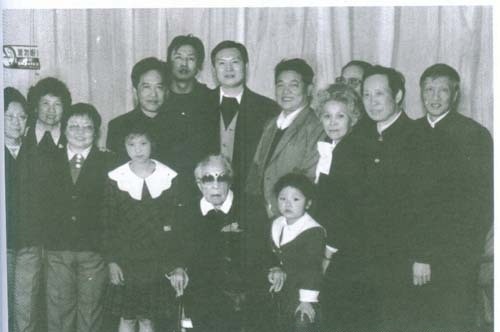 1990年蔡暢90歲壽誕與家鄉人合影