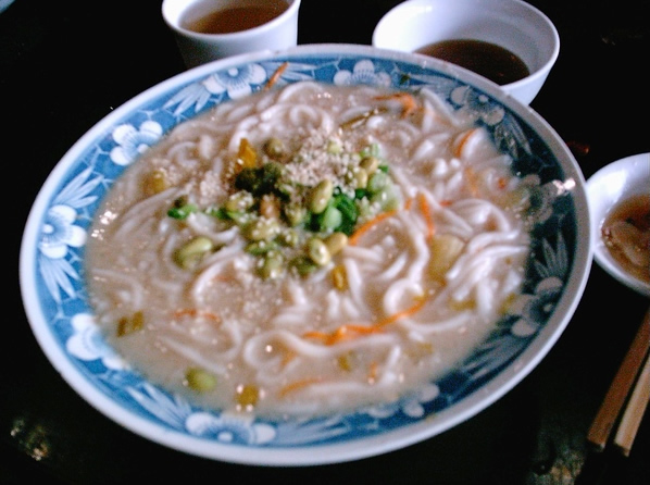 河南省傳統地方美食——漿麵條