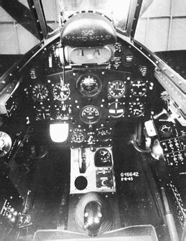 F8F-1 座艙儀錶板