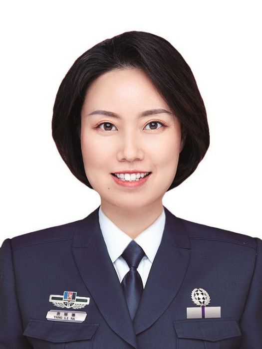 唐麗娜(中共二十大代表,聯勤保障部隊第九八〇醫院康復醫學科主管護師) 唐麗娜(中共二十大代表,聯勤保障部隊第九八〇醫院康復醫學科主管護師)
