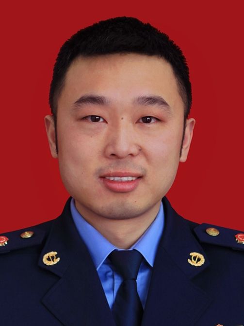 徐銳(浙江省麗水市蓮都區市場監管局黨組成員、綜合執法隊專職副隊長) 徐銳(浙江省麗水市蓮都區市場監管局黨組成員、綜合執法隊專職副隊長)