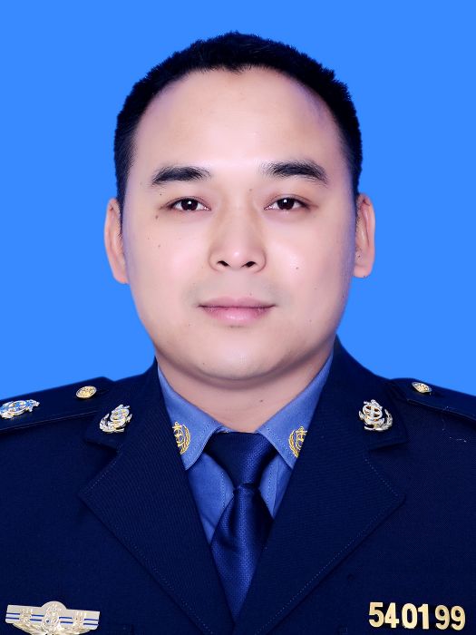 李鑫(貴州省黔南布依族苗族自治州惠水縣交通運輸局黨組成員、副局長)