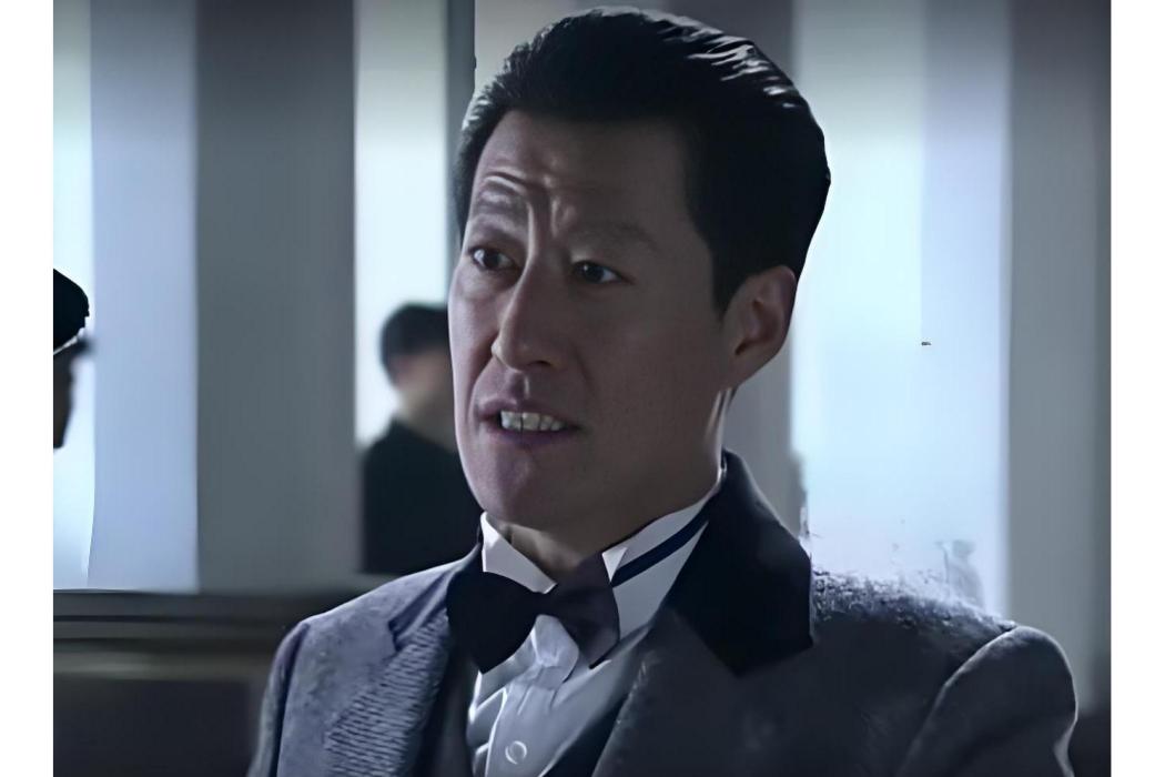 羅克(抗戰劇《血色玫瑰2之女子別動隊》中的角色) 羅克(抗戰劇《血色玫瑰2之女子別動隊》中的角色)