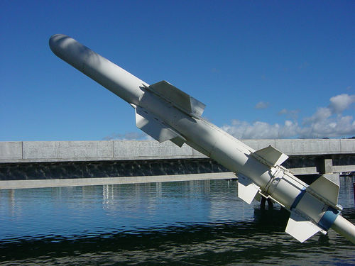 一枚AGM-84反艦飛彈模型