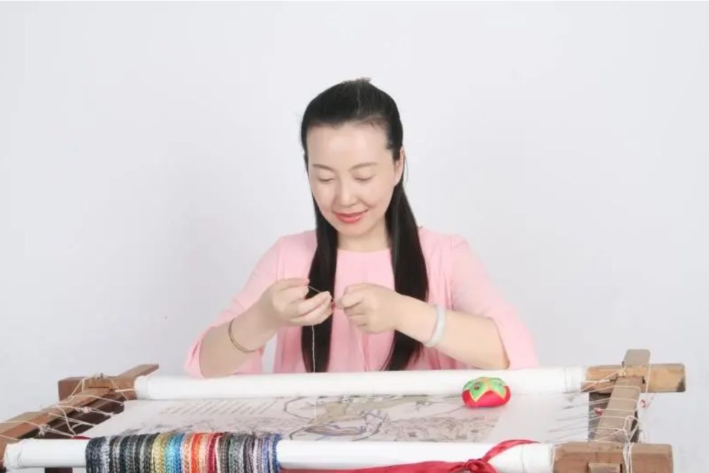 馮瑩瑩(蘇繡傳承人) 馮瑩瑩(蘇繡傳承人)