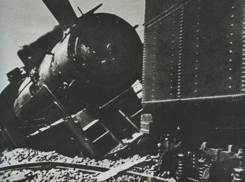 東北抗日聯軍炸毀日軍的列車