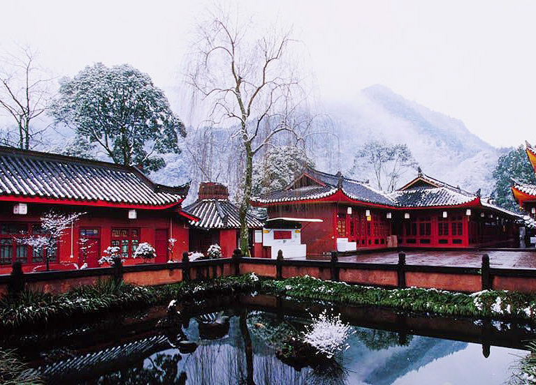 萬年寺內白水池