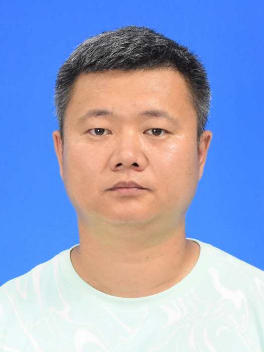 於連江(黑龍江省綏芬河市聖連大藥房、綏芬河市康迪斯醫療器械銷售有限公司董事長) 於連江(黑龍江省綏芬河市聖連大藥房、綏芬河市康迪斯醫療器械銷售有限公司董事長)