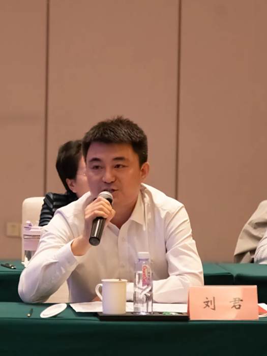 劉君(蘇州市姑蘇區、蘇州國家歷史文化名城保護區古城保護委員會副主任) 劉君(蘇州市姑蘇區、蘇州國家歷史文化名城保護區古城保護委員會副主任)