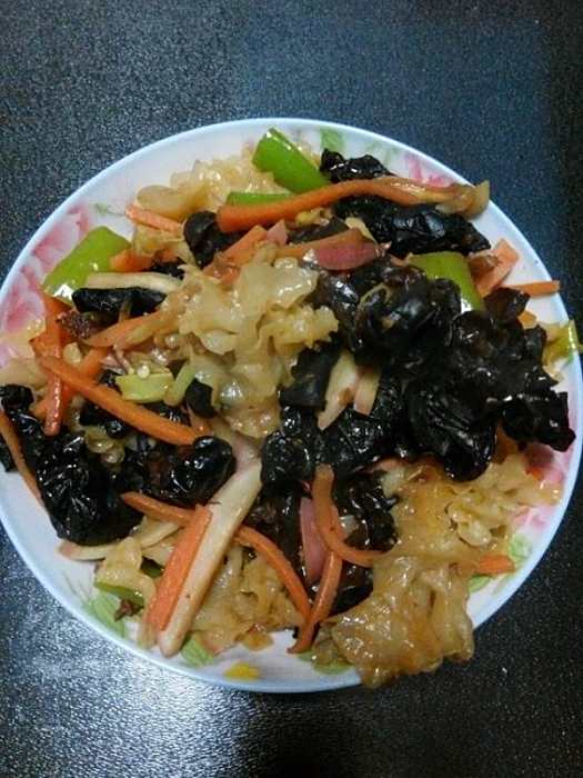 時蔬炒雙耳