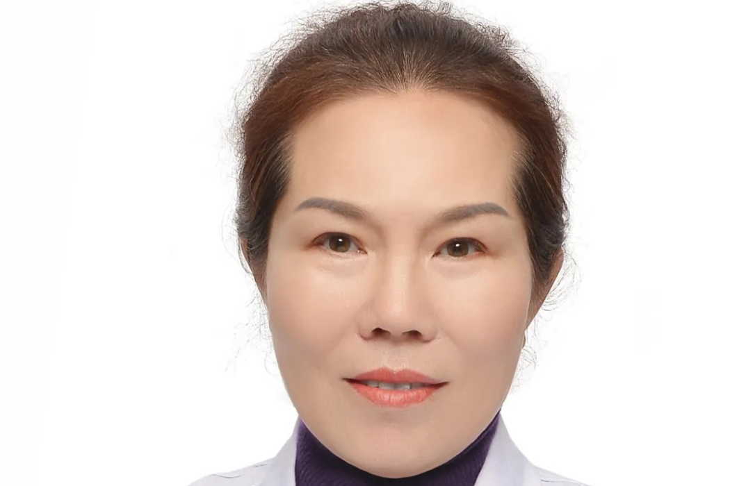 娜仁(呼倫貝爾愛爾眼科執業醫師) 娜仁(呼倫貝爾愛爾眼科執業醫師)