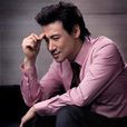 電影明星(表演藝術方面很有成就和影響的演員)