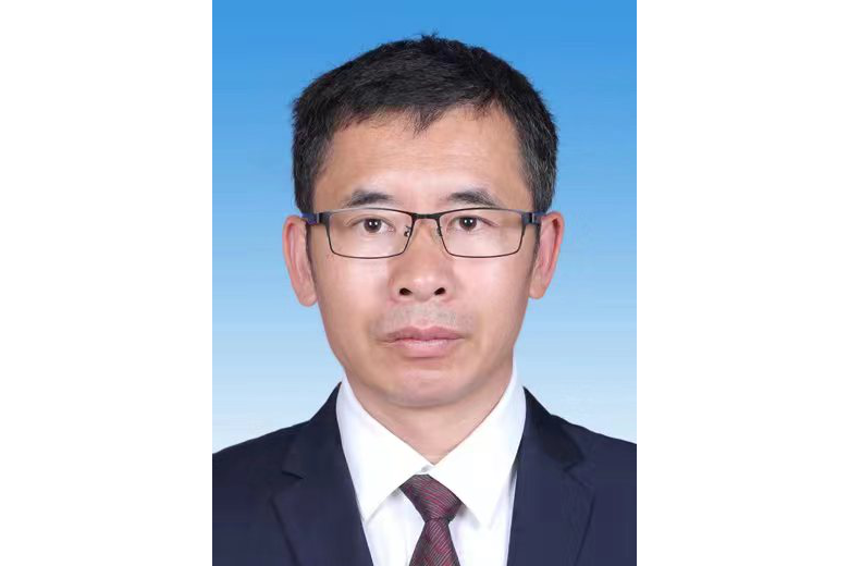 王桂林(雲南省玉溪市教育體育局黨組成員、副局長,玉溪市教育科學研究所所長) 王桂林(雲南省玉溪市教育體育局黨組成員、副局長,玉溪市教育科學研究所所長)