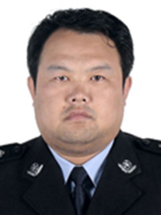 龔鵬(新疆克州公安局特警支隊四大隊原大隊長) 龔鵬(新疆克州公安局特警支隊四大隊原大隊長)