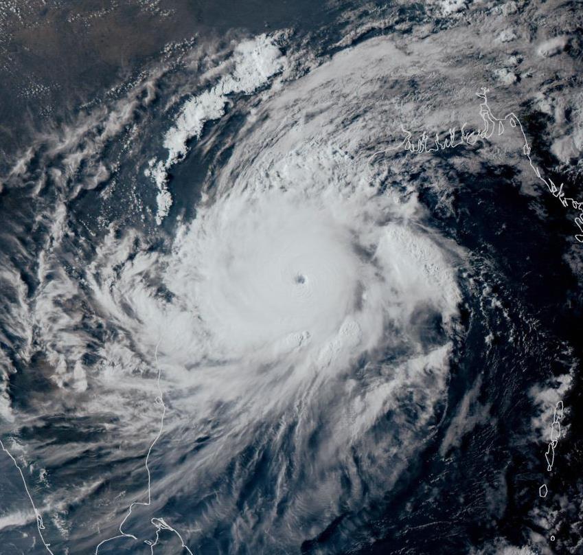 特強氣旋風暴法尼 衛星雲圖