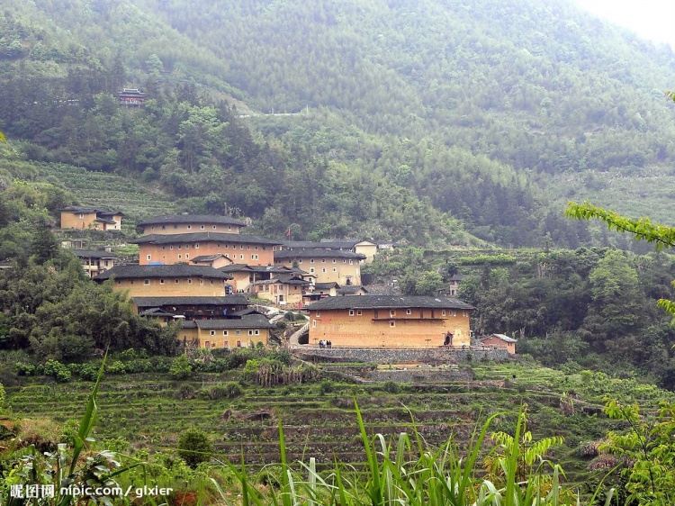 梁齊寨村