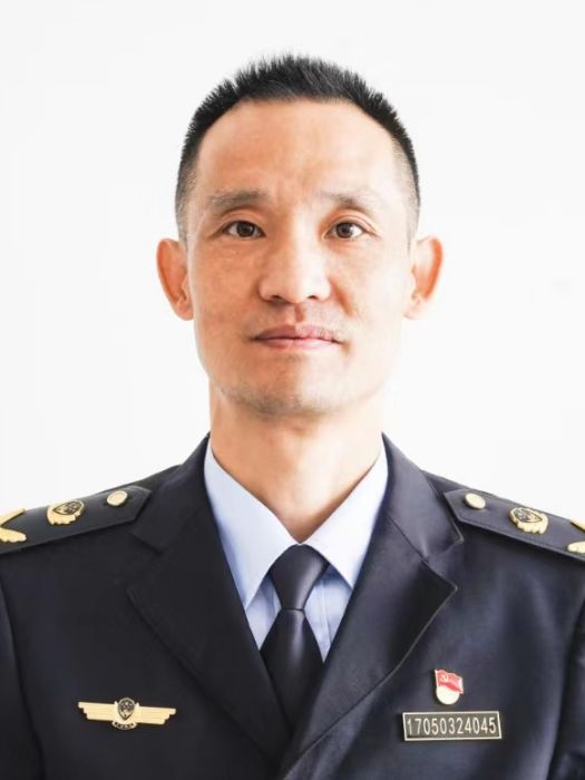 周斌(湖北省荊州市江陵縣應急管理局黨委委員、副局長) 周斌(湖北省荊州市江陵縣應急管理局黨委委員、副局長)