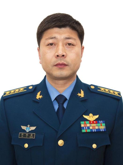 許利強(空軍某基地參謀長、全國人大代表)