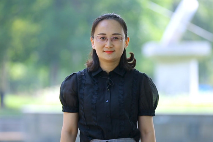 何娟(阜陽師範大學) 何娟(阜陽師範大學)