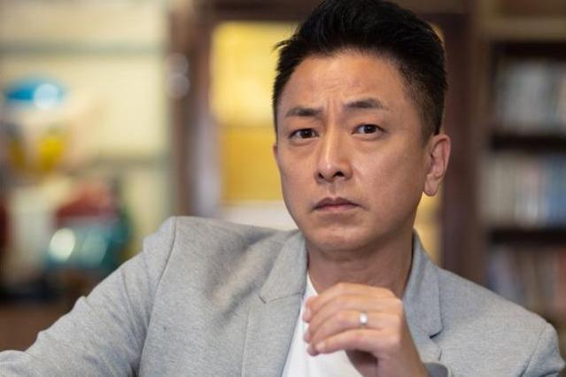 鄭少傑(香港TVB電視劇《巾幗梟雄之義海豪情》里的角色) 鄭少傑(香港TVB電視劇《巾幗梟雄之義海豪情》里的角色)