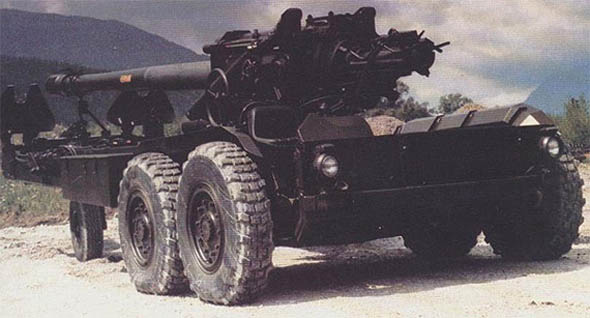 國產PLL01式155毫米榴彈炮