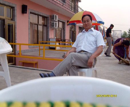 張春發(世界文學藝術家協會主席) 張春發(世界文學藝術家協會主席)