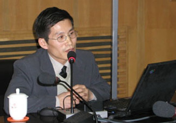 彭澤潤教授在中國人民大學做學術報告