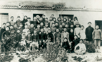 1946年4月，崔建文在冀魯豫第4中學