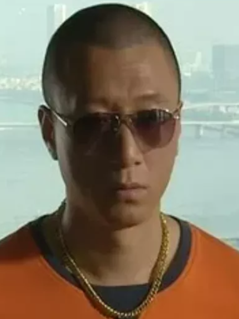 王浩(懸疑劇《落地,請開手機》中的角色) 王浩(懸疑劇《落地,請開手機》中的角色)