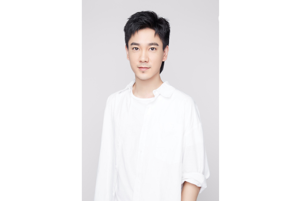 金超(國家二級演員,南方歌舞團首席演員) 金超(國家二級演員,南方歌舞團首席演員)