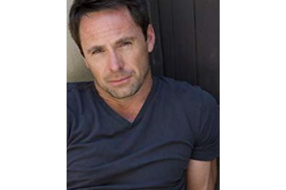 威廉·德芙里(William deVry) 威廉·德芙里(William deVry)