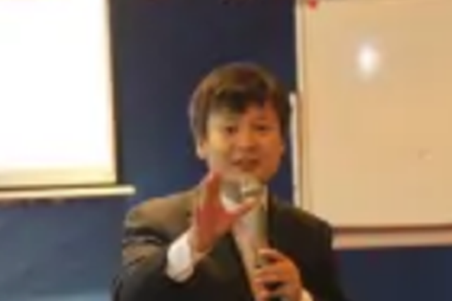 裘百靈 裘百靈