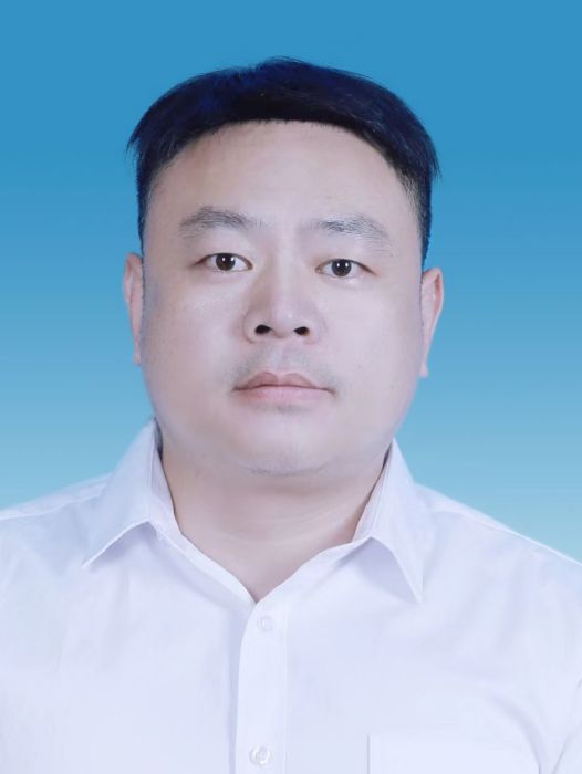 宋鵬(湖北省天門市經濟和信息化局黨組成員、副局長) 宋鵬(湖北省天門市經濟和信息化局黨組成員、副局長)